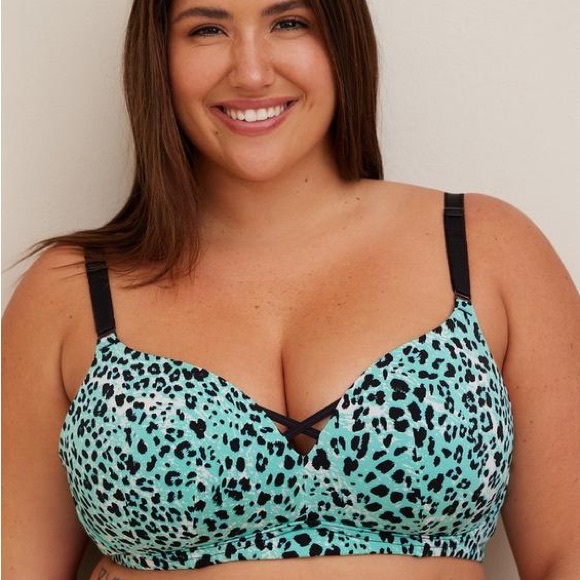 73.  Torrid Dream Wire-Free Push-Up Bra size 46D - Picture 4 of 8